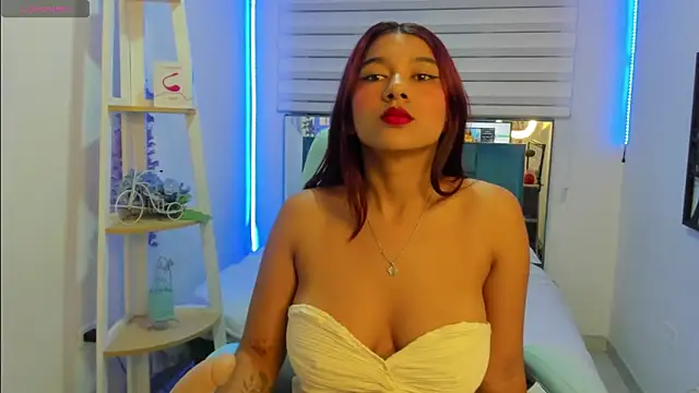 Snapshot of Aurora_Blazee chatting on June 9, 12:39 pm Aurora Blazee online show from June 9, 12:39 pm