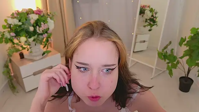 Oksi Koxy online show from June 19, 2:32 pm