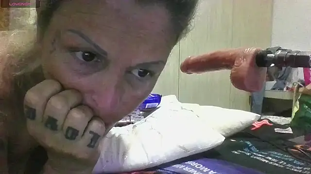 Snapshot of dulcemiel69 chatting on June 16, 8:00 pm dulcemiel69 online show from June 16, 8:00 pm
