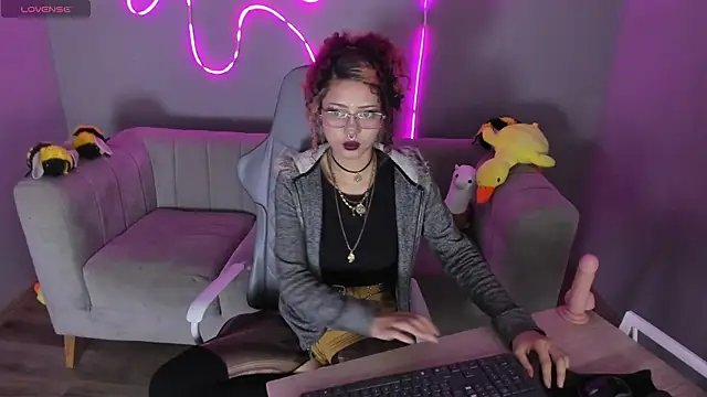 Snapshot of aikoo_fallen_angel chatting on May 26, 9:33 pm aikoo fallen angel online show from May 26, 9:33 pm