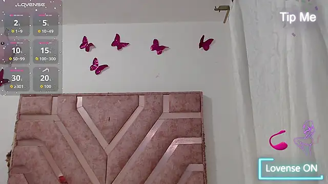 Snapshot of Angel-Hott_ chatting on July 3, 4:41 am Angel-Hott online show from July 3, 4:41 am