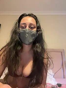 Snapshot of leila_salem chatting on July 6, 8:00 pm leila salem online show from July 6, 8:00 pm