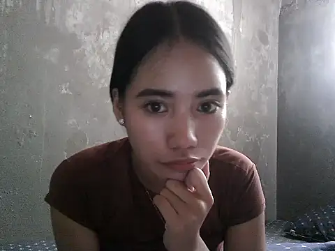 young sophieee online show from May 26, 3:02 am