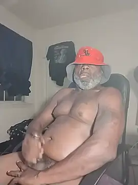 Snapshot of Tremainebigg chatting on July 14, 9:25 am Tremainebigg online show from July 14, 9:25 am