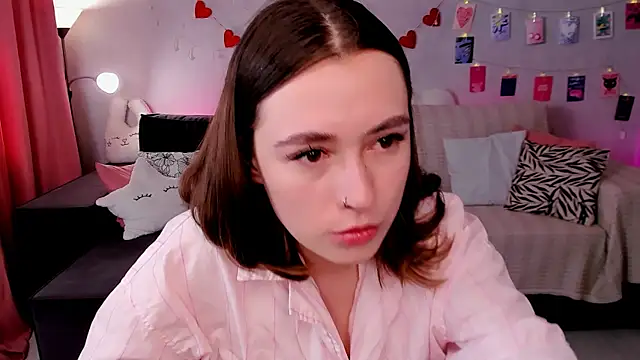 Snapshot of polly_pop_ chatting on June 17, 9:12 am polly pop online show from June 17, 9:12 am