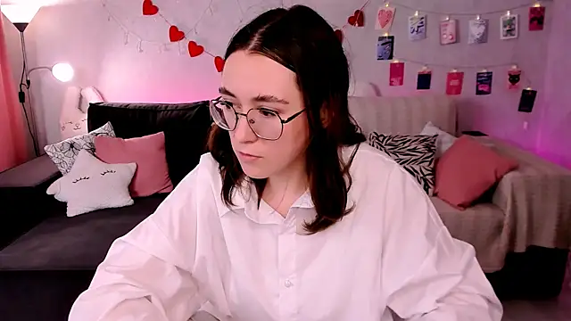 Snapshot of polly_pop_ chatting on July 15, 9:25 am polly pop online show from July 15, 9:25 am