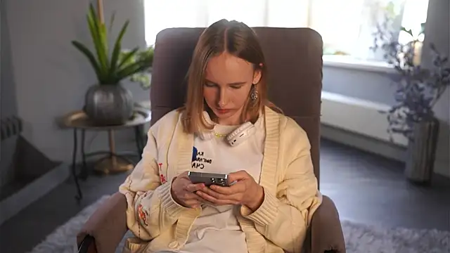 HelaineLube online show from May 30, 11:40 am