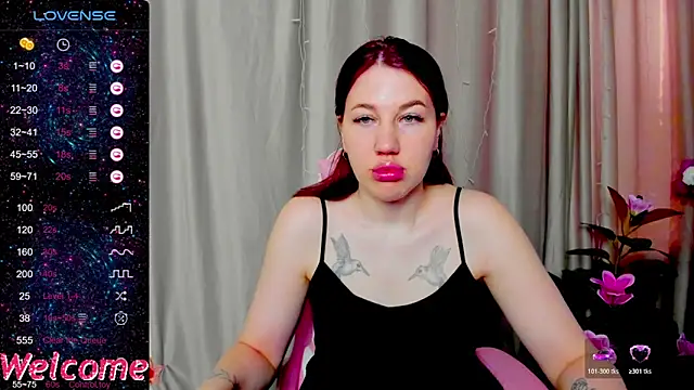Snapshot of Arya_Curves chatting on June 4, 1:22 am Arya Curves online show from June 4, 1:22 am