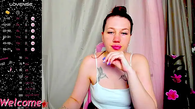 Snapshot of Arya_Curves chatting on June 11, 2:53 am Arya Curves online show from June 11, 2:53 am