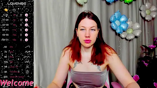 Snapshot of Arya_Curves chatting on June 12, 1:26 am Arya Curves online show from June 12, 1:26 am