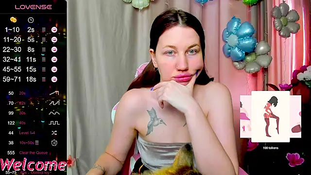 Snapshot of Arya_Curves chatting on June 14, 2:24 am Arya Curves online show from June 14, 2:24 am