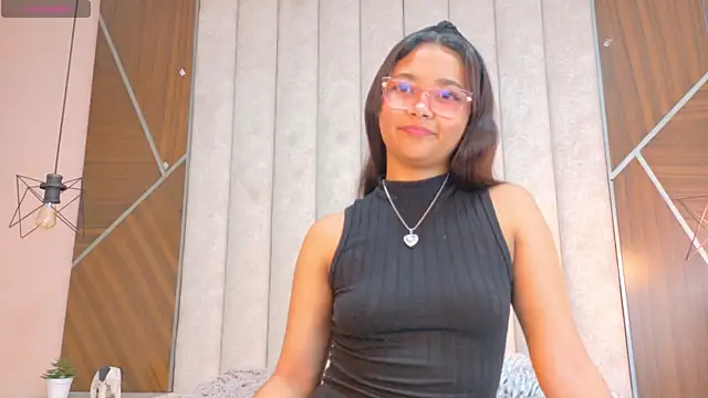 Dulce Holy online show from June 6, 4:50 am
