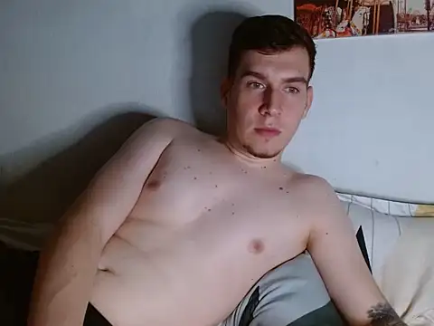 magicfantasy77 online show from June 8, 11:05 pm