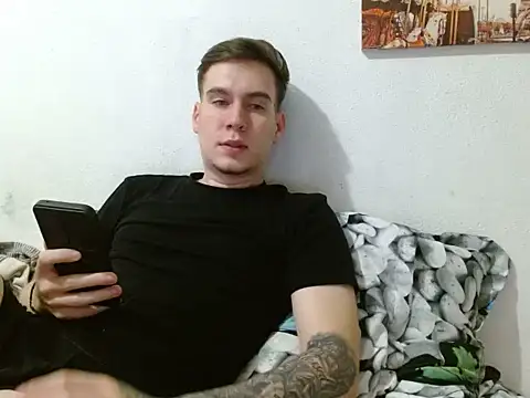 magicfantasy77 online show from June 15, 7:38 pm