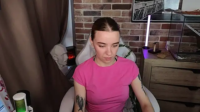 Snapshot of eva_swetty chatting on July 6, 7:05 pm eva swetty online show from July 6, 7:05 pm