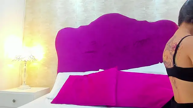 Snapshot of AlexaGill chatting on June 13, 12:03 pm AlexaGill online show from June 13, 12:03 pm