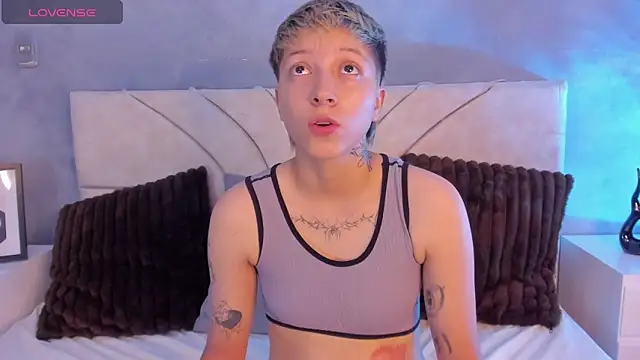 vane grey online show from June 10, 6:07 pm