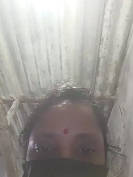 Snapshot of diyadey299 chatting on July 5, 2:24 pm diyadey299 online show from July 5, 2:24 pm