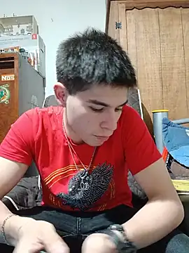 Snapshot of Oliver_LA chatting on August 1, 5:18 am Oliver LA online show from August 1, 5:18 am