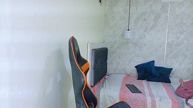 paulina 0  online show from June 17, 1:56 pm