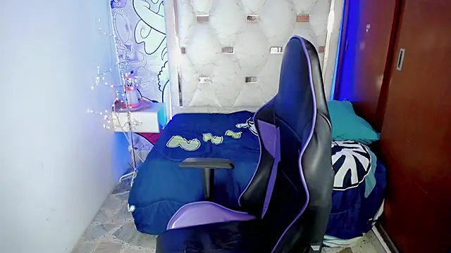 Snapshot of NYC_Bby chatting on June 27, 1:39 pm NYC Bby online show from June 27, 1:39 pm