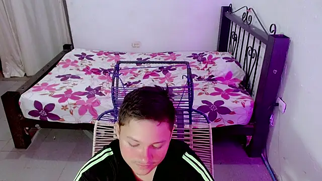 Snapshot of NYC_Bby chatting on July 5, 4:52 am NYC Bby online show from July 5, 4:52 am