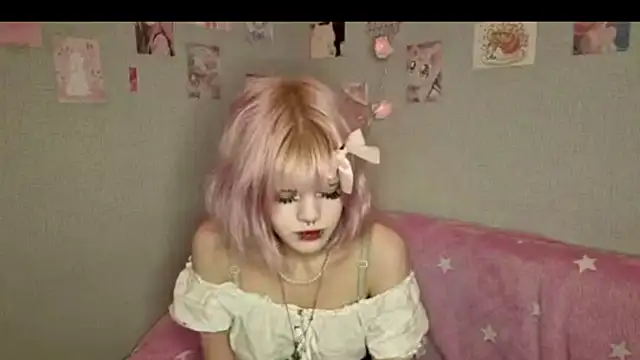 Snapshot of VelvetAlice chatting on June 25, 8:13 pm VelvetAlice online show from June 25, 8:13 pm