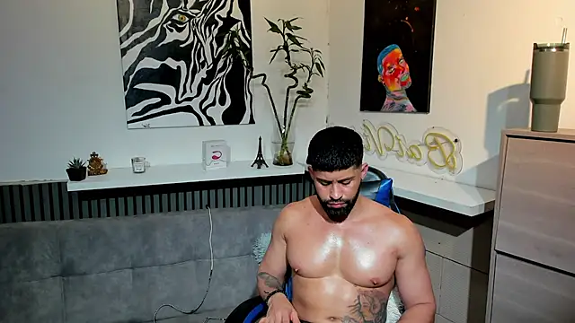 RikyAaron online show from June 5, 4:41 am