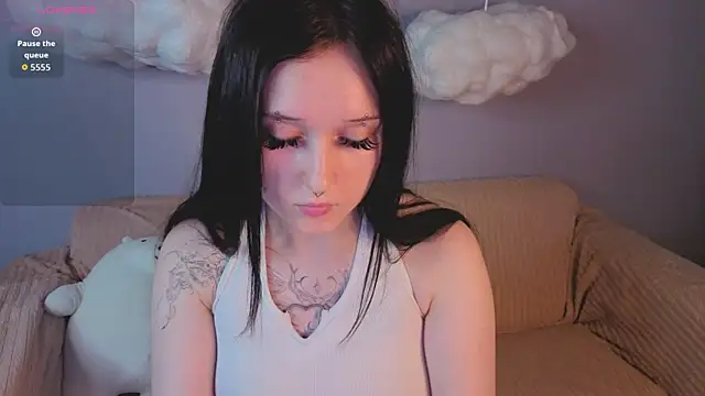 Snapshot of Emma-Blissa chatting on June 12, 1:15 am Emma-Blissa online show from June 12, 1:15 am