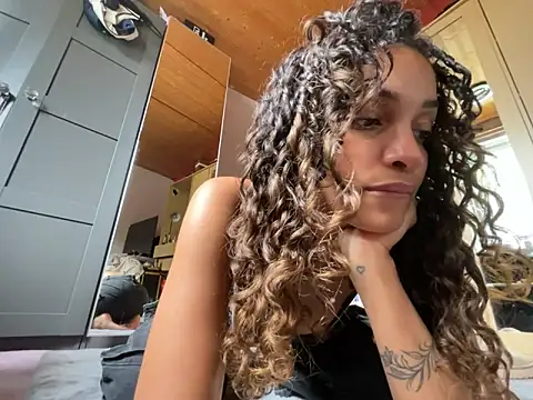 Snapshot of Nikkilow chatting on July 1, 3:45 pm Nikkilow online show from July 1, 3:45 pm