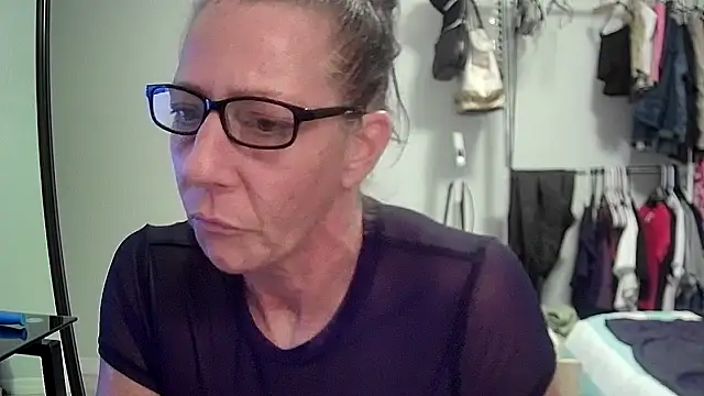 Quartz1Champagne online show from June 20, 2:47 am
