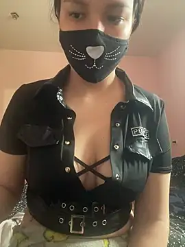 JulliaReiv online show from May 24, 3:06 pm