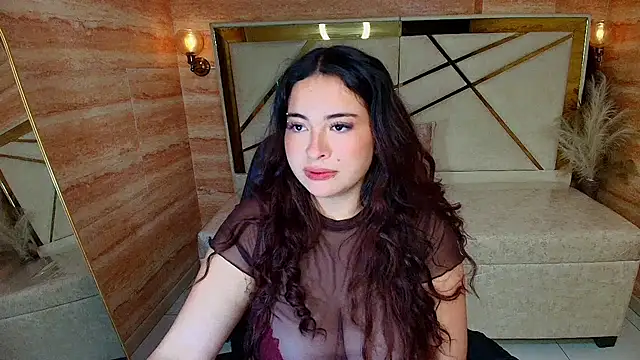 Snapshot of Kiara_Moon_r chatting on July 15, 3:23 am Kiara Moon r online show from July 15, 3:23 am