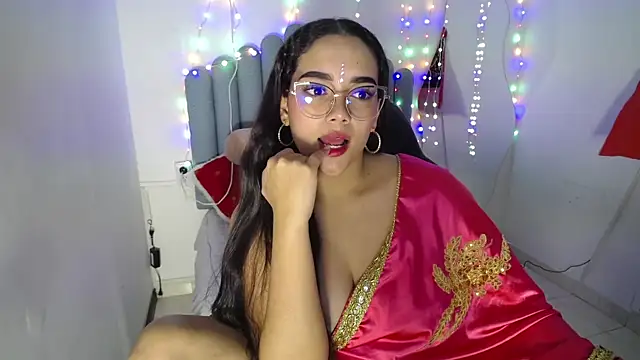 Snapshot of farah_samira chatting on June 23, 11:41 am farah samira online show from June 23, 11:41 am