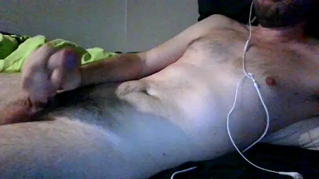 Snapshot of LaMainN chatting on July 12, 10:39 am LaMainN online show from July 12, 10:39 am