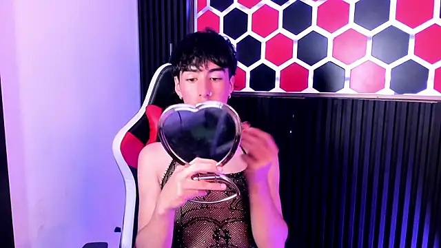 Snapshot of SantyFoxxs chatting on June 6, 3:44 am SantyFoxxs online show from June 6, 3:44 am