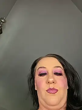 CreamVixen online show from June 15, 8:00 pm