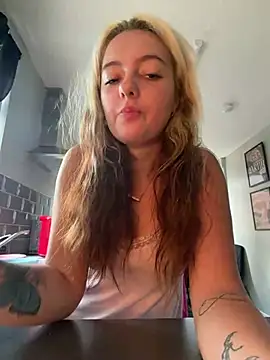 naughtygirl6989 online show from July 11, 9:12 am