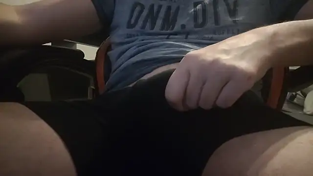 Pat CumShow4Dad online show from June 9, 8:42 pm