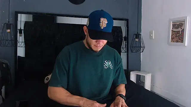 Maximiliano Stronge online show from June 8, 1:28 am
