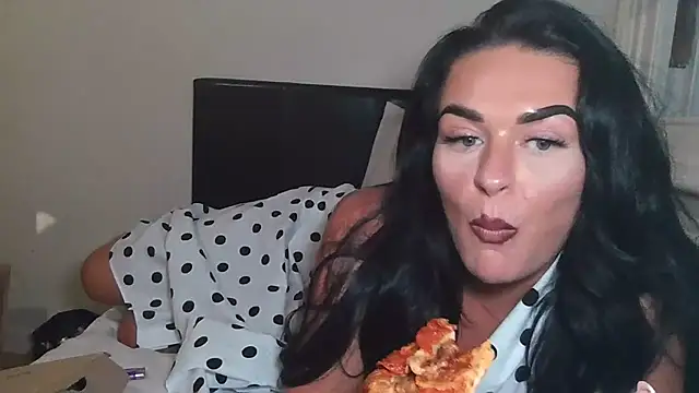 Isabellaaxx online show from July 15, 11:54 pm