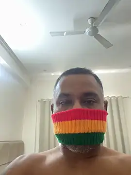 Snapshot of syntaxbear chatting on May 25, 7:47 am syntaxbear online show from May 25, 7:47 am