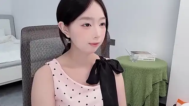 Yoyo33355 online show from June 2, 2:57 am