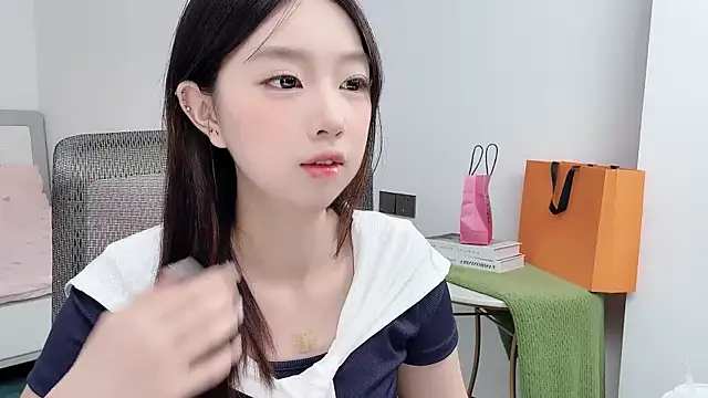 Yoyo33355 online show from June 15, 3:09 am