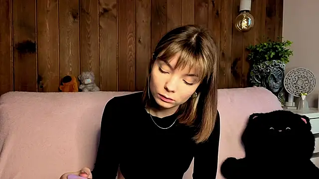 IvoryPesante online show from June 2, 9:11 am