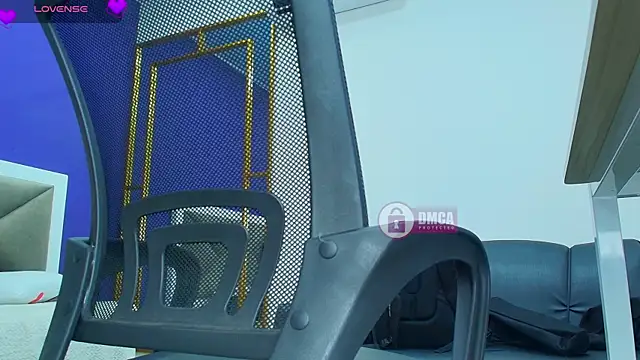 Snapshot of mylittle_mila chatting on December 13, 2:38 pm mylittle mila online show from December 13, 2:38 pm