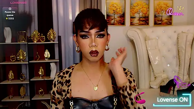 Snapshot of FuckingDollz chatting on June 18, 4:13 am FuckingDollz online show from June 18, 4:13 am