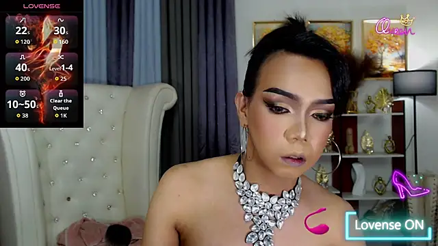 Snapshot of FuckingDollz chatting on June 30, 4:35 am FuckingDollz online show from June 30, 4:35 am