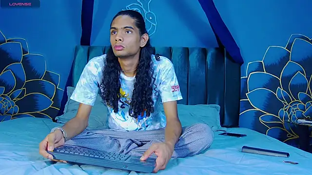 Snapshot of maxi_max0 chatting on July 1, 7:46 pm maxi max0 online show from July 1, 7:46 pm