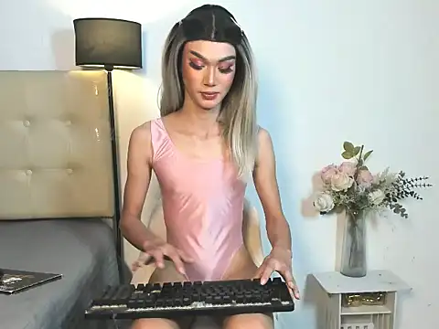 Snapshot of YourladyBianca_ chatting on July 10, 11:13 am YourladyBianca online show from July 10, 11:13 am